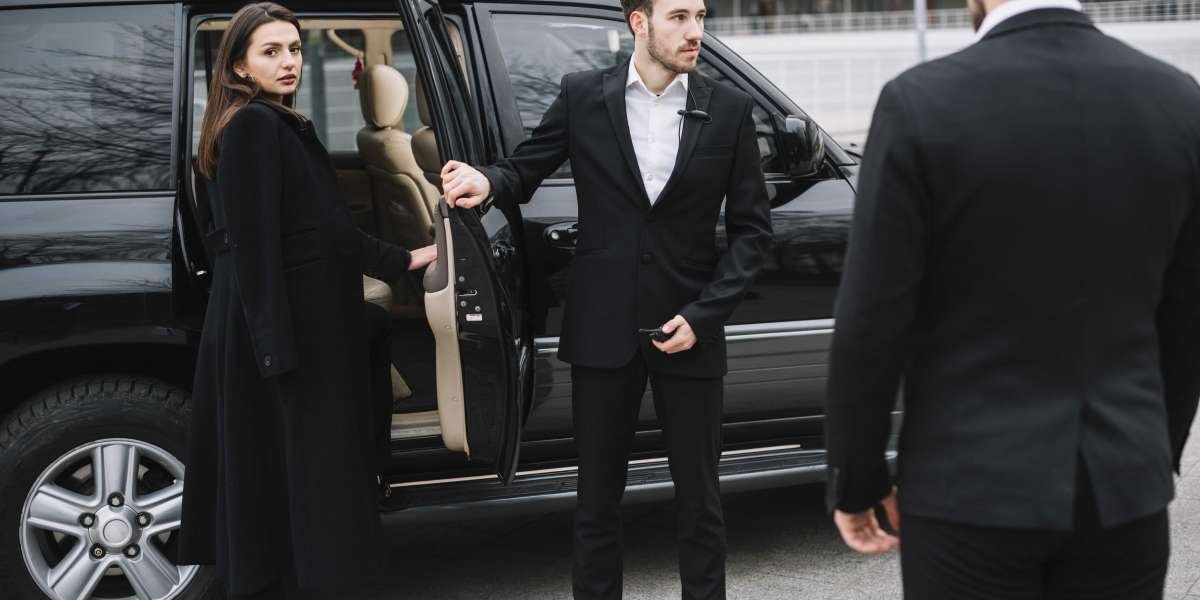 Limousine Car vs. Ride‑Share: Luxury, Safety, and Convenience